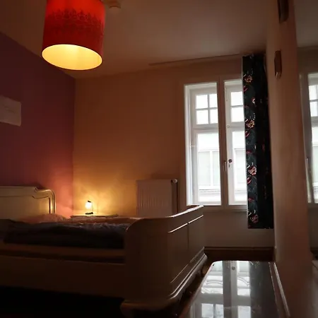 Schicksaal* Hostel *
