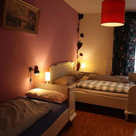 Schicksaal* Hostel *
